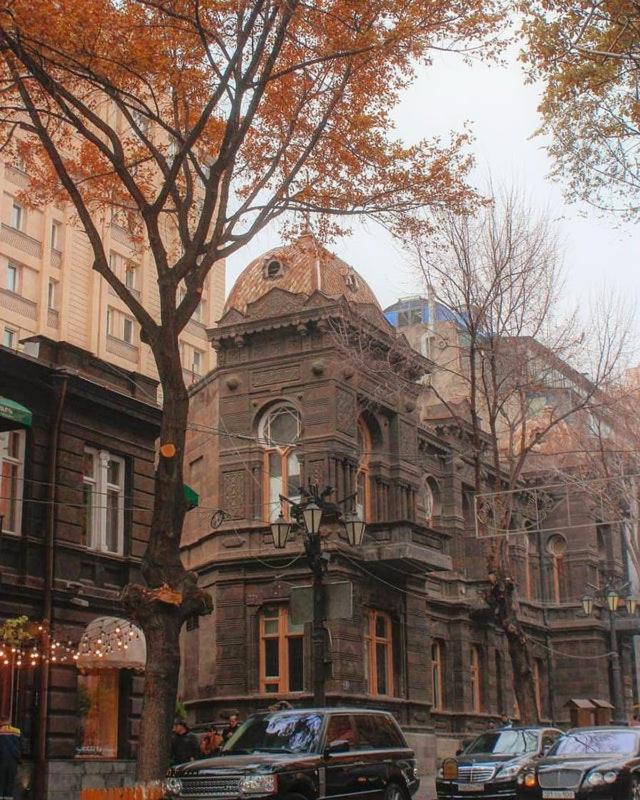 Downtown Inn 耶烈万 外观 照片